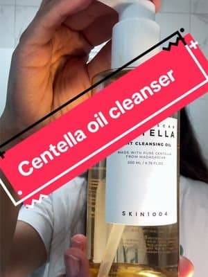 โจ Centella Oil Cleanser โจ ๐ซง Gently melts away makeup & sunscreen ๐ฟ Helps remove excess oil & impurities ๐ง Leaves skin