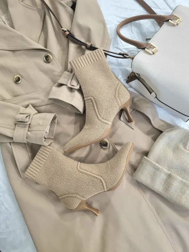 @cosyisland_official Cosy Island BelleVoyage Minimalist Pointed Toe Stiletto Ankle Boots #cosyislanders #comfyheels #winterboots #falloutfits #ad