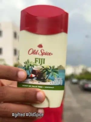 Mi esposo puso a prueba el Old Spice Fiji antes de salir a correr — subió y bajó escaleras y todavía se sintió fresco.