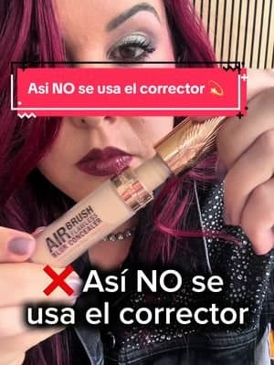 Como maquilladora profesional veo este error TODOS los días 👀 Demasiado corrector = piel pesada, marcada y envejecida. Mi truco: ✨ Retira exceso en el dorso de la mano ✨ Aplica micro-cantidad ✨ Difumina bien en capas finas Resultado: piel real, luminosa, nada cuarteada 🤍 Estoy usando el AIRbrush Flawless Blur Concealer de @Charlotte Tilbury y me encanta cómo deja la ojera flexible y natural. Guárdalo para probarlo, tienes el enlace en mi bio ✨ #AD #CharlotteTilbury