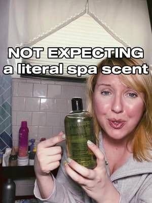 I wasn’t expecting this Philosophy shower gel to smell this good. The eucalyptus and apricot combo makes the whole showe