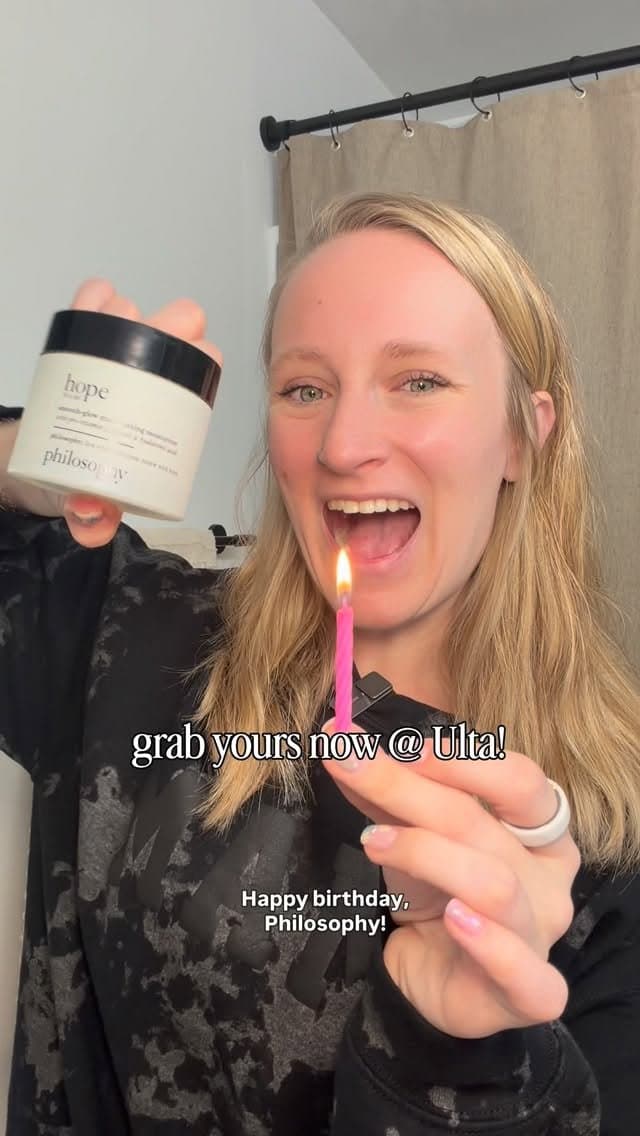 mom life is chaos…but glowing skin is non-negotiable ✨
Philosophy is turning 30!!! and their Hope in a Jar Smooth-Glow