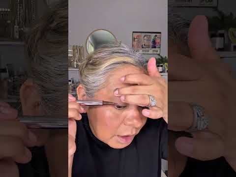 Liner that lifts without tugging