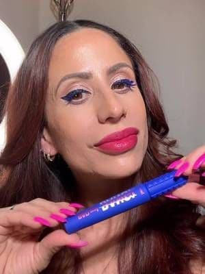 Hey Beauties ! I’m here with my NEW favorite mascara from @Benefit Cosmetics from the Bad Gal Bang Collection! Have you seen their colored mascara collection?! These mascara are so fun to play around with! POWER BLUE is my absolute favorite right now ! Check out how gorgeous and pigmented it is on me ! You gotta head over to @benefitcosmetics and check out the other shades available! #benefitcosmetics #benefitclubpinkus #mascara #badgal #badgalbang #badgalbangmascara #bluemascara #blue #ad