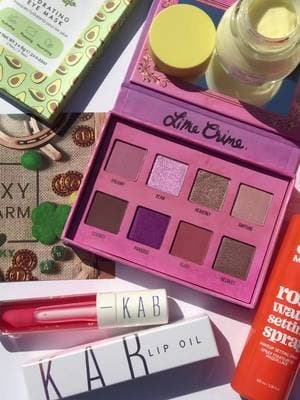 Thankyou @boxycharm for gifting me this months #BOXYLUCKY #GiftedbyBoxyCharm #boxycharm #fyp #subscriptionbox #spring #womensday #makeup #producthaul