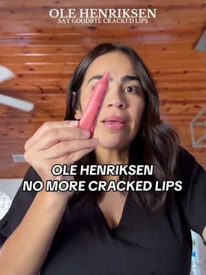 lunch was amazing btw 🤣🫠 and my lips look good and feel good too!! #olehenriksen #liptreatment #ttshopdeals #tiktokshopmademebuyit #lipglossispoppin