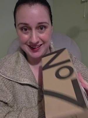 #AD It's No7 delivery day so let's unbox my items! * No7 Prime Forever Gel Oil Milk Cleanser *No7 Prime Forever reusable silicone under eye patches *No7 Prime Forever SPF50 Primer *No7 Derm Solutions skin balancing serum *No7 High Shine lip gloss *No7 The full 360 mascara Can't wait to try these all out and update as to how I get on! Affiliate link - https://community.no7beauty.co.uk/s/stubbs94 @No7 #Unboxing #no7beauty #no7BeautyCommunity #skincare