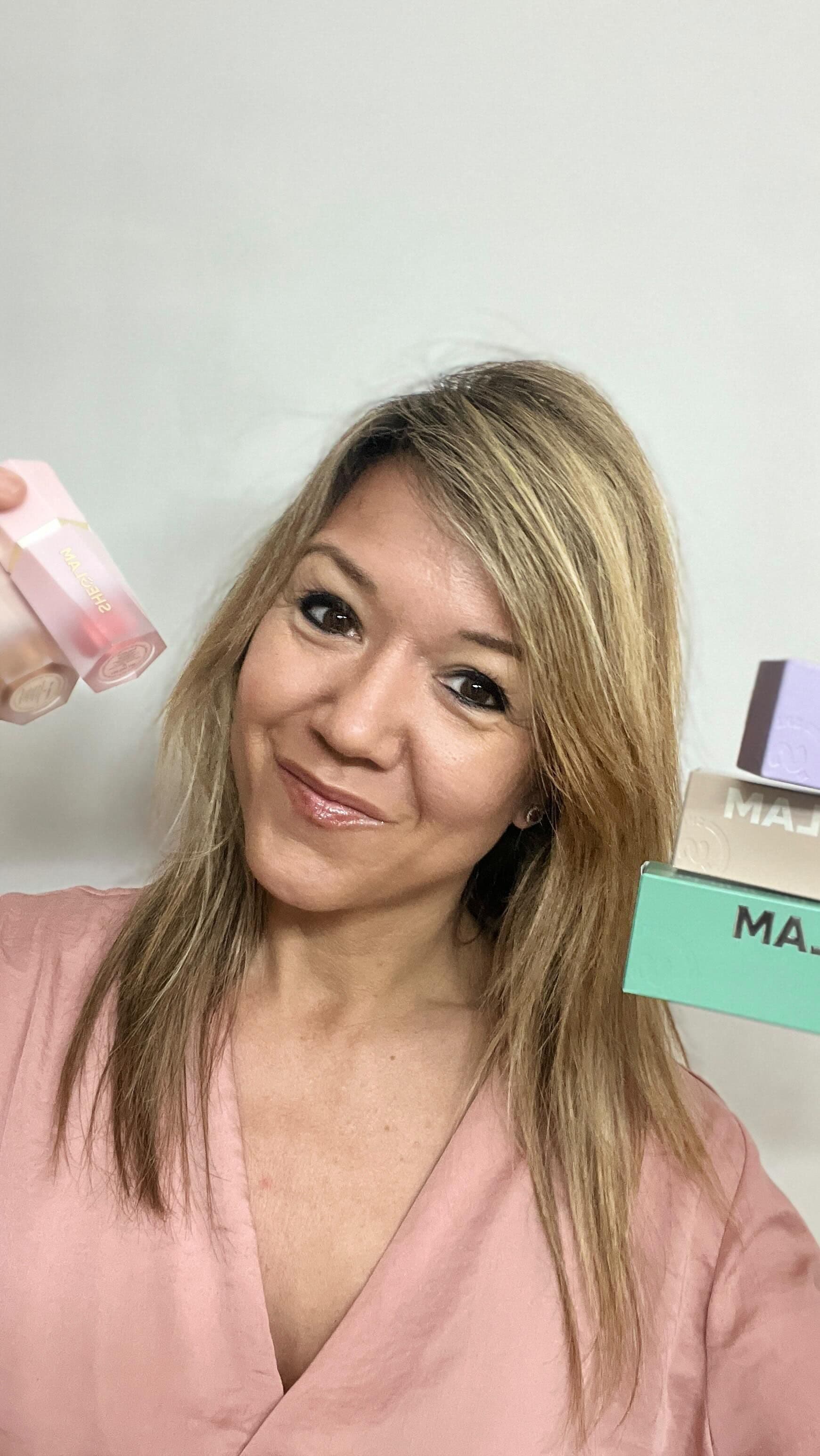 Mi primera vez con SHEGLAM ✨
Os he mostrado los productos que más me han llamado la ‼️
El resultado un maquillaje muy