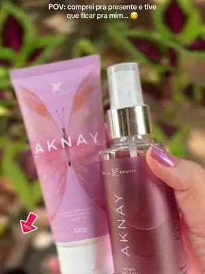 Tive que ficar pra mim, porque eu apaixonei no cheiro 💖 é muitoooo bom! Perfeito pra quem gosta de fragrância floral delicado 🌸✨ @Pétala Beauty #mulhercheirosa #aknayflowers #perfumefloral #kitpresente #tiktokshop1010