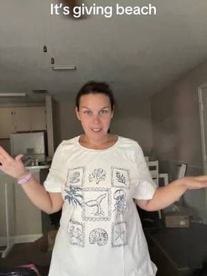 #summermusthaves #plussizeclothing #tiktokshopsummersale #plussizefashion #tshirt @BloomChic
