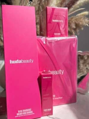 @Huda Beauty ✨📦 Unboxing my HUDA BEAUTY Easy Bake Intense order and I'm already obsessed. 🤎🍰 Inside was the Easy Bake Intense Eau de Parfum, the matching travel spray, the cutest mini vanity bag, and the sweetest surprise—the travel spray comes with a charm holder so you can attach it right to your bag for fragrance touch-ups on the go. ✨ Everything feels so luxe, feminine, and thoughtfully designed. If you love warm, sweet gourmand cherry scents, this one is a must try. 🤍 Shop my link for 20 % off https://community.hudabeauty.com/s/jayr93___ #AD #hudabeauties #hudabeauty #unboxing