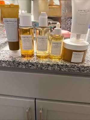 Kit dorado de skin1004 para pieles sensibles #skin1004 #madagascarcentella #koreanskincare #tiktokshop #skincare @SKIN1004 US @SKIN1004