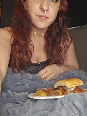 Truff Spicy Marinara Sauce review! Absolutely amazing. 15 seems a bit pricey but I assure you it's worth it. #tiktokshop #foodtok #foodreviews #makeup #browneyes #fypシ゚viral #fypage #reviews