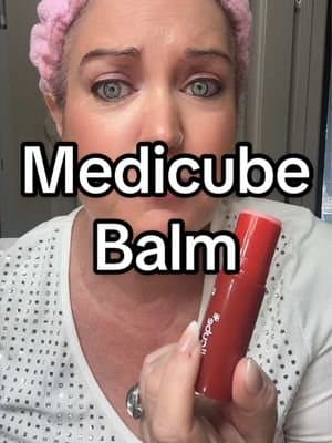 My skincare routine has a new little step, and the medicube balm is so easy to keep close by ✨ I like that this firming balm comes in a pocket-sized format. It’s a neat little addition to my Korean skincare shelf, especially when I’m thinking about fine lines. #MedicubeBalm #FineLines #KoreanSkincare #SkincareRoutine #tiktokshopblackfriday @medicube US Store