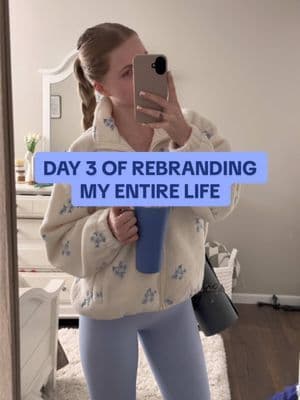 day 3 of rebranding my entire life: reframing perspective & creating a life I love ❄️☕️🫶 #creatorsearchinsights #HollisterPartner #giftedbybumbleandbumble #rebrandingmylife #postgradlife #dayinmylifevlog #hobbiesinyour20s @hollister @Manduka @BrüMate @Shop Bala Bangles @Origins Skincare @Bumble and bumble.