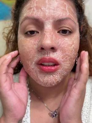 Lo mejor es que este paquete incluye 8 mascarillas, así que tienes una alternativa práctica y mucho más accesible para disfrutar un tratamiento facial desde casa, sin necesidad de ir a un spa. Ahora entiendo por qué el Zombie Pack de SKIN1004 se volvió tan famoso en TikTok. #SKIN1004, #tiktokshopcreatorpicks, #koreanskincare, #centella, #skincare @SKIN1004 US