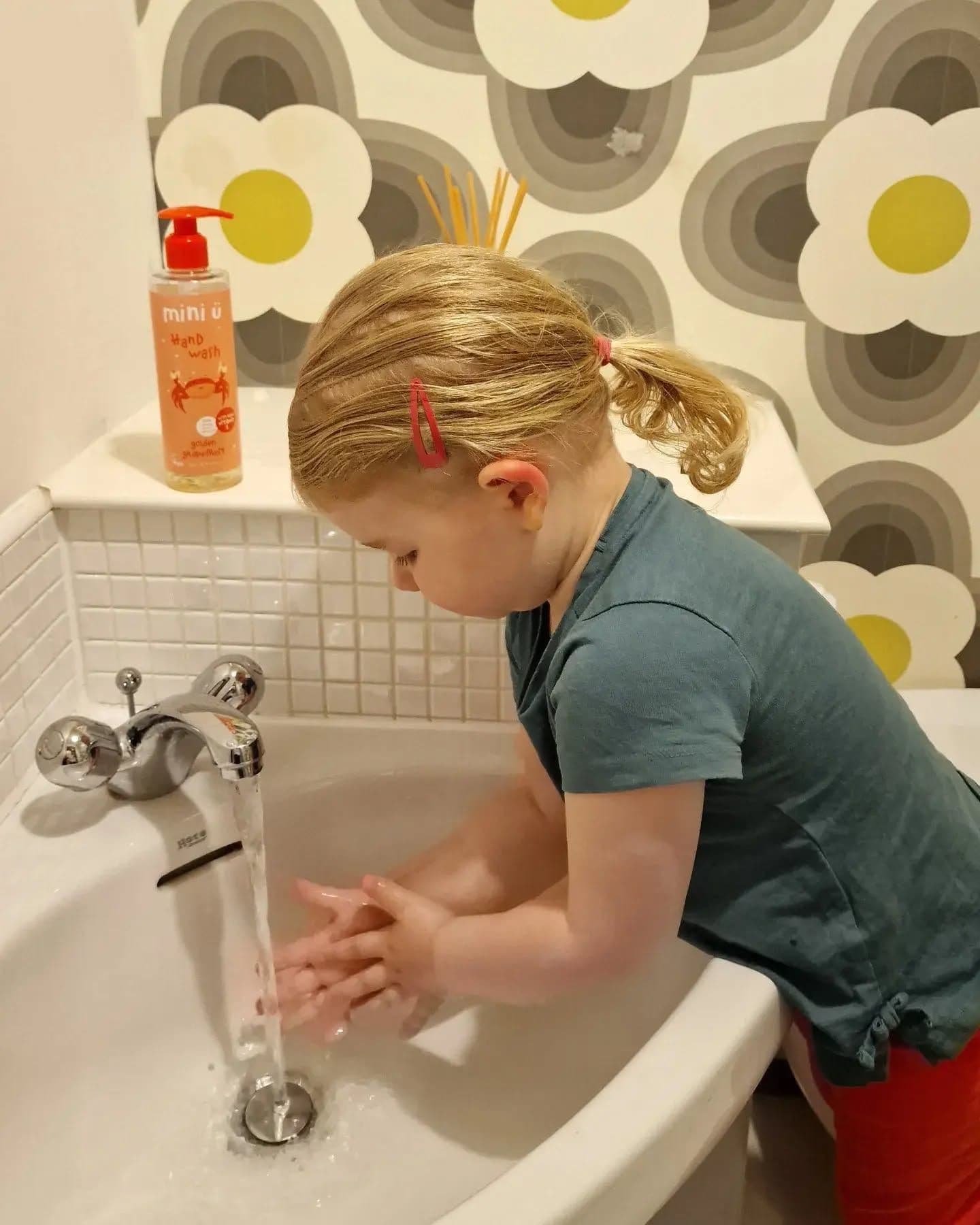 Review / ad / gifted
As a member of @officialemmasdiary @officialparentsquad Daniella and Thea were gifted this bath bun