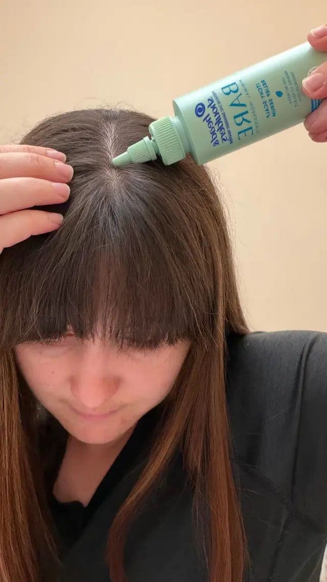 I’ve been really impressed with this scalp serum! It has a lightweight, non greasy texture that absorbs quickly and doesn’t leave any residue. I like how easy is it to apply directly to the scalp. , especially between washes. The scent is clean and refreshing, not too strong. After using it consistently, I noticed my scalp feels more comfortable and less itchy. , which makes a big difference in my daily routine. My hair still looks fresh and not weighed down, which is very important for me. Overall, this is a great product for anyone dealing with scalp irritation or dryness, and it fits perfectly into a simple hair care routine. #complimentary #MintyCoolRelief #GiftedByHeadandShoulders @influenster @Head and Shoulders