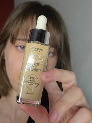 🎁Regalo de L'Oréal Paris Hoy pruebo este serum que me ha llegado de l'oreal. Tiene un acabado natural y luminoso, textura ligera y cobertura modulable. Ahora disponible en 6 tonos. Apto para todo tipo de pieles. Skincare+maquillaje: cuida como un sérum y unifica el tono como un maquillaje. @L’Oréal Paris #lorealparismakeup #serumaccordparfait #loreal #serum #makeup #ugc #collab #fyp #CapCut