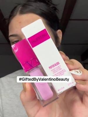 #GiftedByValentinoBeauty Get ready for plumped-up perfection! 💄 The new Valentino Puffer Gloss is here, and it's bringing the shine AND the hydration. ✨ @Valentino.Beauty @hercampus #hcmxpuffergloss #giftedbyvalentinobeauty #valentinobeauty #puffergloss #extragloss #plumping