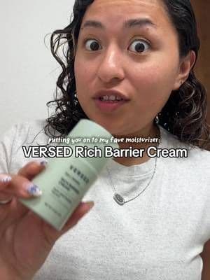 Daily Recovery Rich Barrier Cream delivers deep hydration in a breathable, silky formula that restores moisture, strengthens your barrier, and calms skin instantly. Wear it during the day for seamless makeup application that doesn't pill and before bed to restore your skin's barrier overnight. Non-comedogenic and accepted by the National Eczema Association, it’s safe for sensitive skin, leaving skin softer, smoother, and visibly healthier over time. 💦 #gifted #versed #versedrichbarriercream #skincare