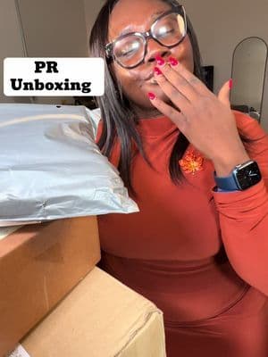 The best part of any day is opening PR boxes! Thanks to @numbuzin @Dr. G @YesStyle #PRunboxing #PR #brandcollab #ugccommunity #ugccreators