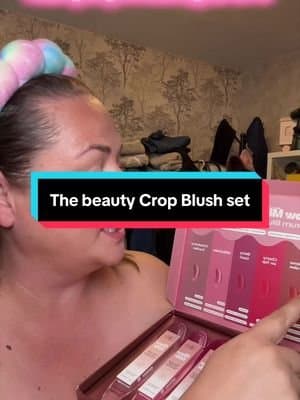 £25 for this whole set 😱 love it! @thebeautycrop #tiktokshopaffiliate #dealdrops #makeup #blush #thebeautycrop