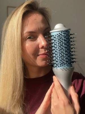 @SHEGLAM @SHEGLAM HAIR SHEGLAM HAIR Cool Shield Hair Dryer Brush 🆔 453102922 #SHEGLAMHAIR #SHEGLAMHAIRCoolShield #sheglam #ad #olivia_nill