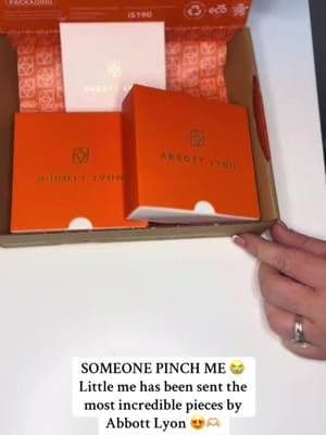 Unbox my @Abbott Lyon gifted parcel with me. I am still in awe a small creator has been gifted these amazing pieces! So