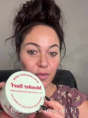 If you haven’t heard or seen this body scrub, it helps you get glass glow hydrated skin on your body!! @Monday Surf #tiktokshopblackfriday #tiktokshopcreatorpicks #creatorsearchinsights #giftsforher