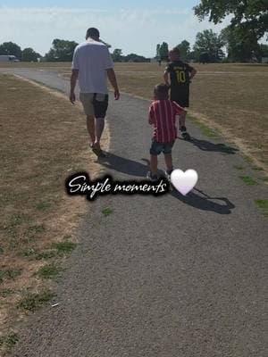 Family walk, boys scooters and a gregs lunch βοΈ Sometimes the simple moments are the best π€ @Abbott Lyon #TheALCollective #ad #family