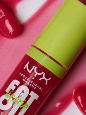 💖 Aplicação sem esforço: Possui um aplicador extra grande para cobertura generosa a cada uso Certificação Vegan: Formulado sem quaisquer ingredientes derivados de animais De longa duração: Fornece 12 horas de uso com textura confortável, não pegajosa e ultra brilhante Escolha de presente de luxo: Presente luxuoso e atencioso para amigos Fórmula hidratante: Enriquecido com óleos e esqualano para hidratação e reabastecimento dos lábios Sombras Universalmente Lisonjeiras: Projetado para atender a todos os tons de pele, aprimorando seu visual. 💞✨ #tiktokmademebuyit #TikTokMadeMeBuyIt #JuicyLips #nyx #lipcolourchallenge @NYX COSMETICS FRANCE @NYX ES @TikTok Shop France @TikTok Shop Official