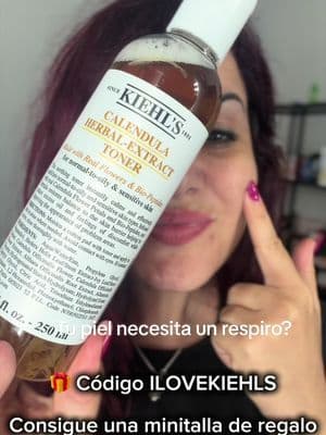 #Publicidad 🌼 Hay un paso en mi rutina que marca la diferencia después de la limpieza: el Calendula Herbal-Extract Toner de Kiehl’s. Me gusta porque es un tónico sin alcohol, calma y refresca la piel al instante y la deja preparada para absorber mucho mejor el sérum. ✨ Además, con el código ILOVEKIEHLS puedes conseguir una minitalla de regalo del famoso contorno de ojos de aguacate en la web de Kiehl’s. 🎁 ¿Ya utilizas tónico en tu rutina de skincare? @Kiehl's Since 1851 @Kiehl’s ES #calendulatonerxlorealistar #lorealistarspain #skincare #rutinafacial